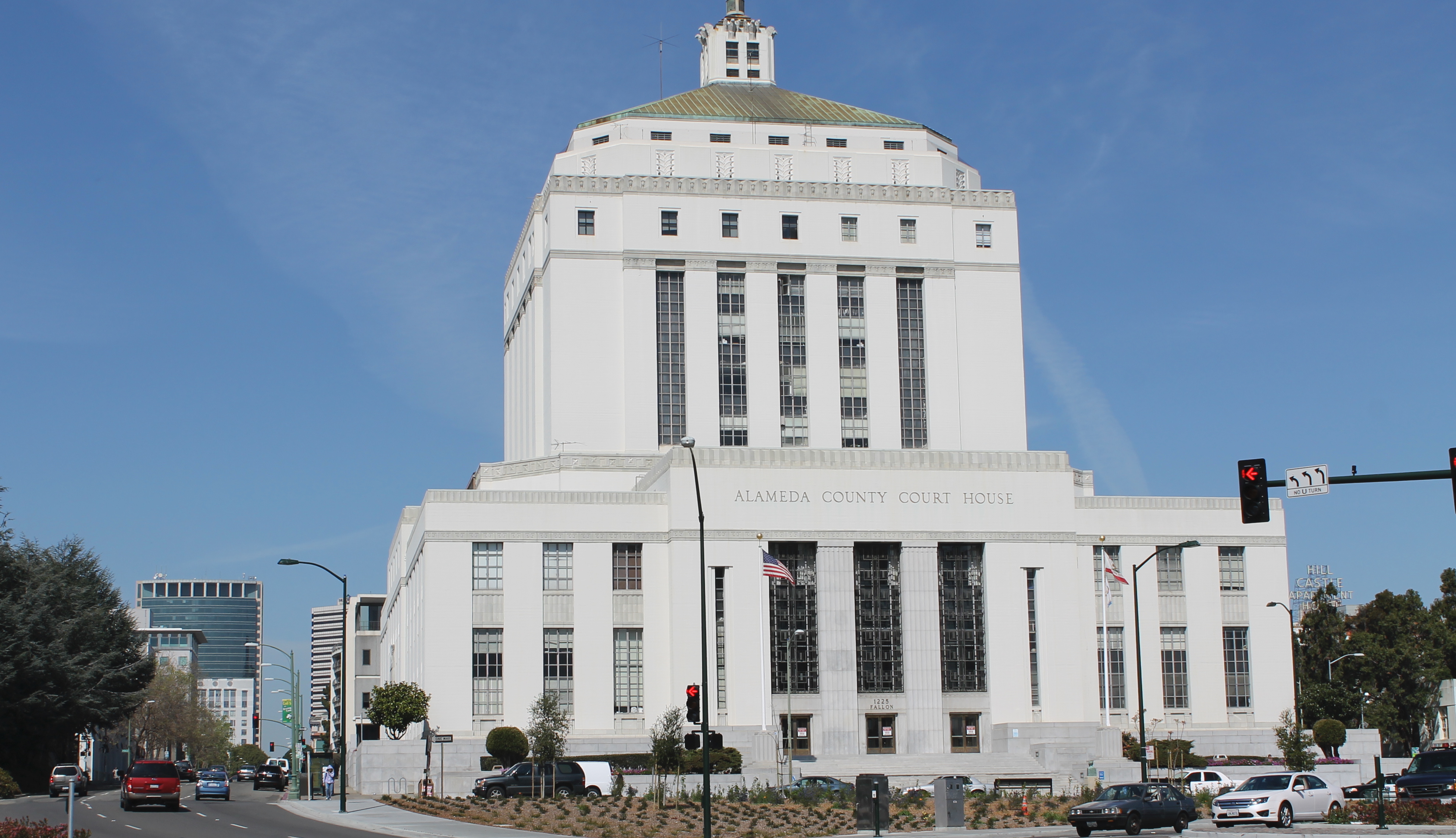 Alameda Superior courthouse photo